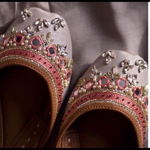 Brand new embellished mirror work comfortablejutti